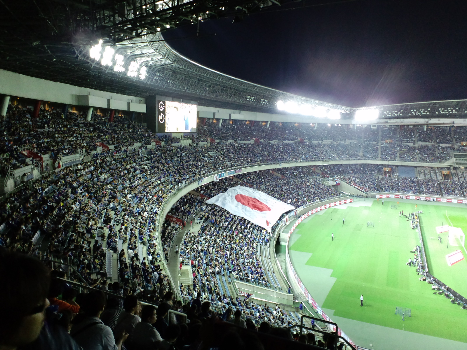 日産スタジアム マンモススタジアムには似合わない 育休パパのおむつ台研究所